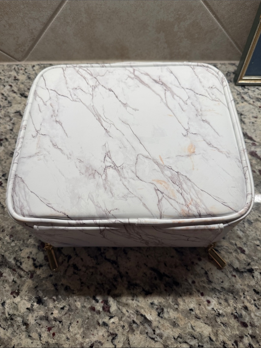 Marble Travel Jewelry Organizer Case in White - Picture 4 of 4